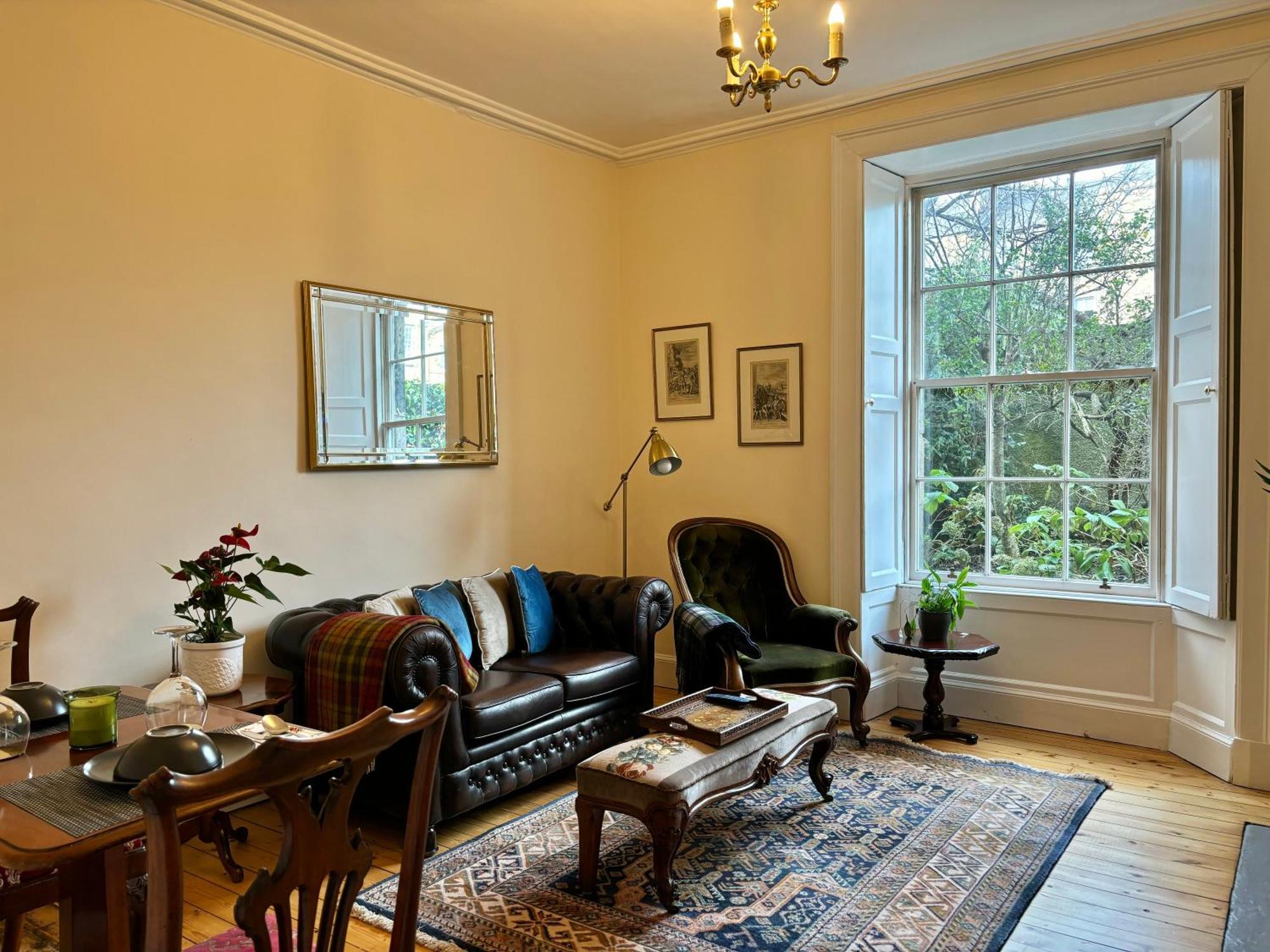 Cosy Georgian Flat — Photos 1